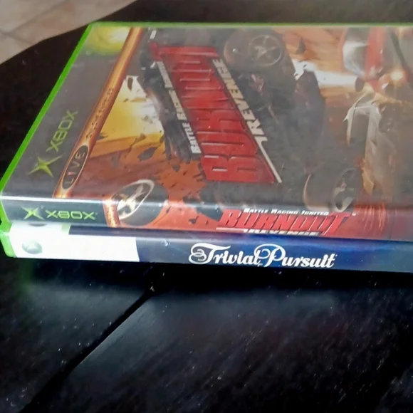 Xbox Burnout Revenge & Xbox 360 Trivial Pursuit - Picture 3 of 3